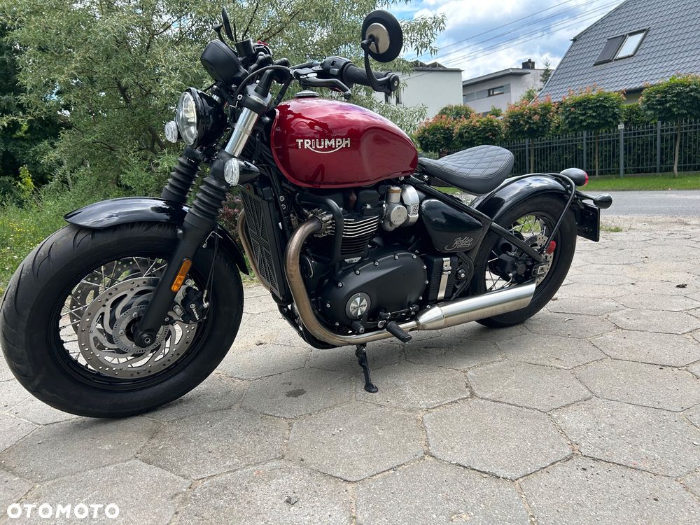 Triumph Bonneville Bobber - 15