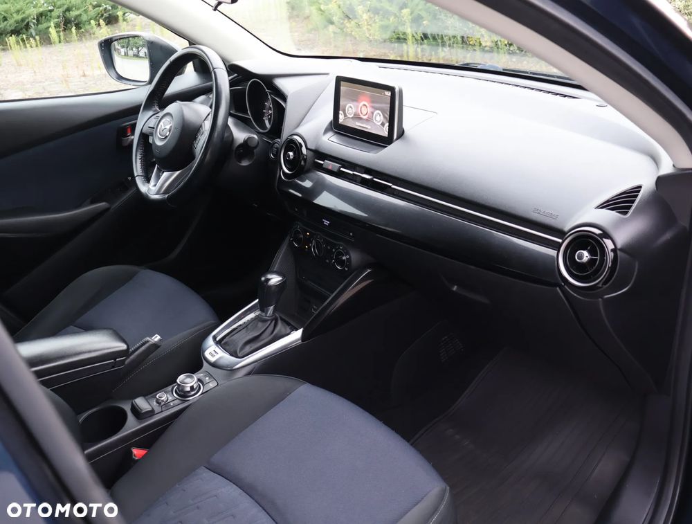 Mazda 2 - 25