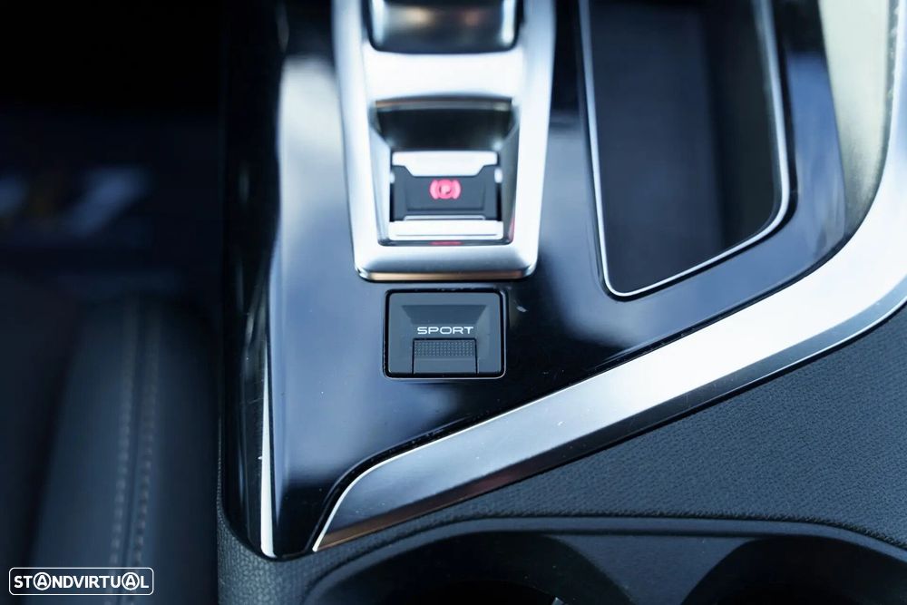 Peugeot 3008 BlueHDi 130 Stop & Start EAT8 GT Pack - 27