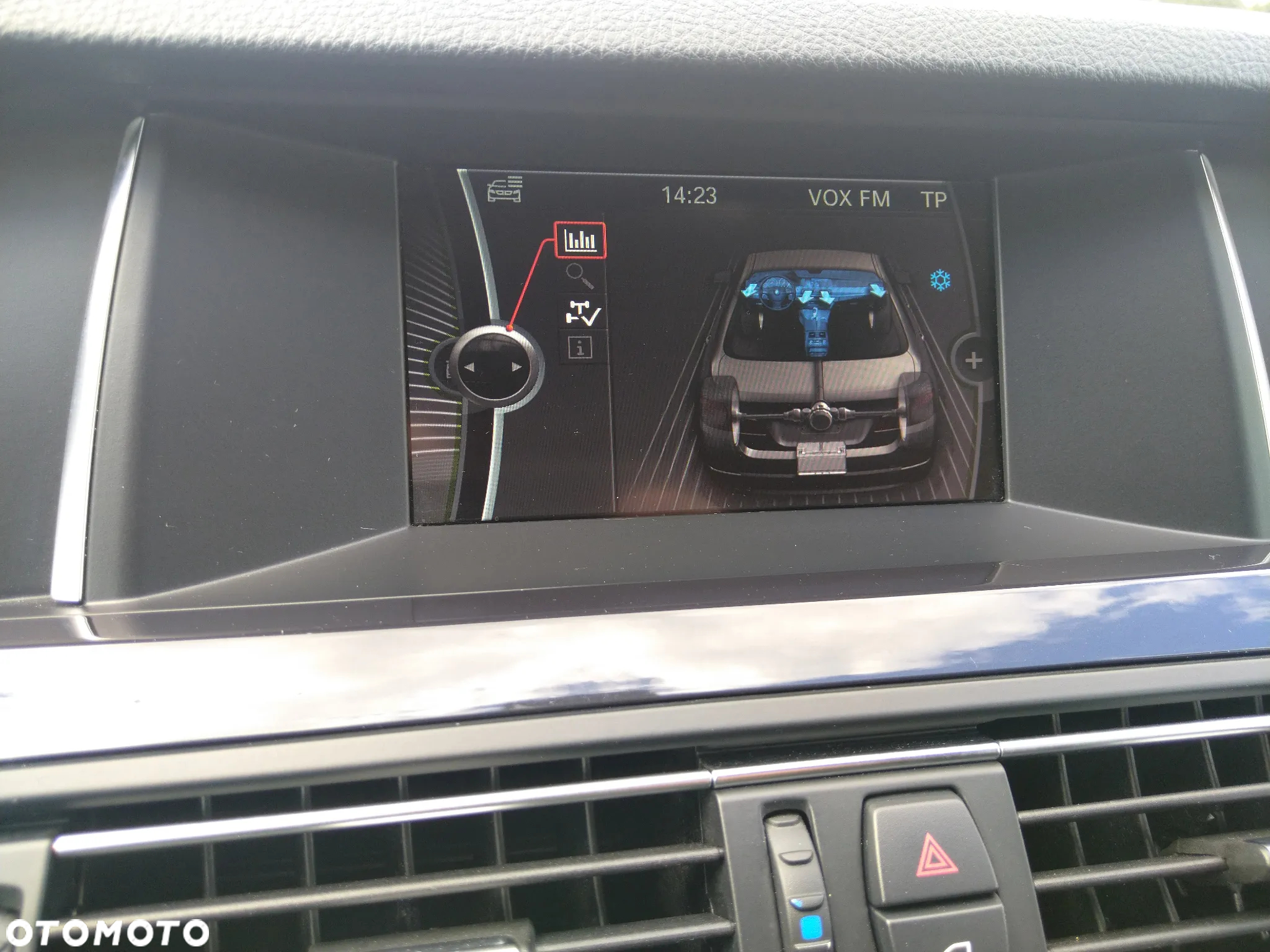 BMW Seria 5 520d xDrive - 14