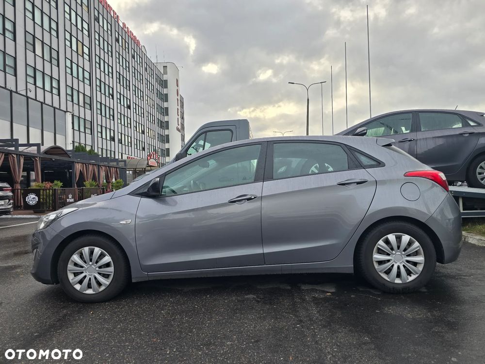 Hyundai i30 blue 1.4 Style - 9