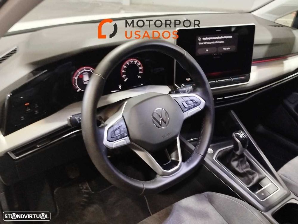 Volkswagen Golf 1.5 TSI Urban — fotografia 15