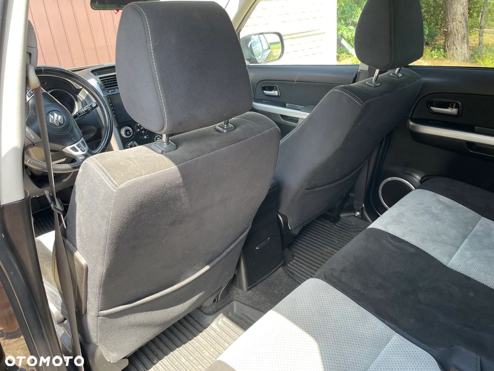 Suzuki Grand Vitara 1.9 DDiS - 10