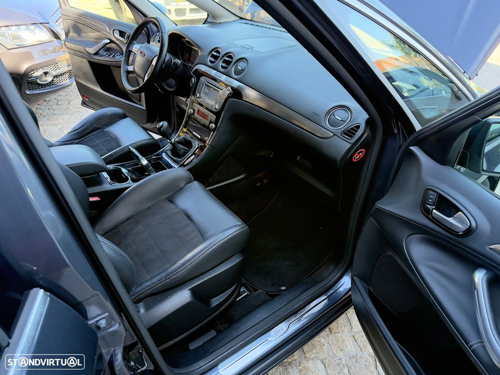 Ford S-Max 2.0 TDCi Titanium 7L - 51