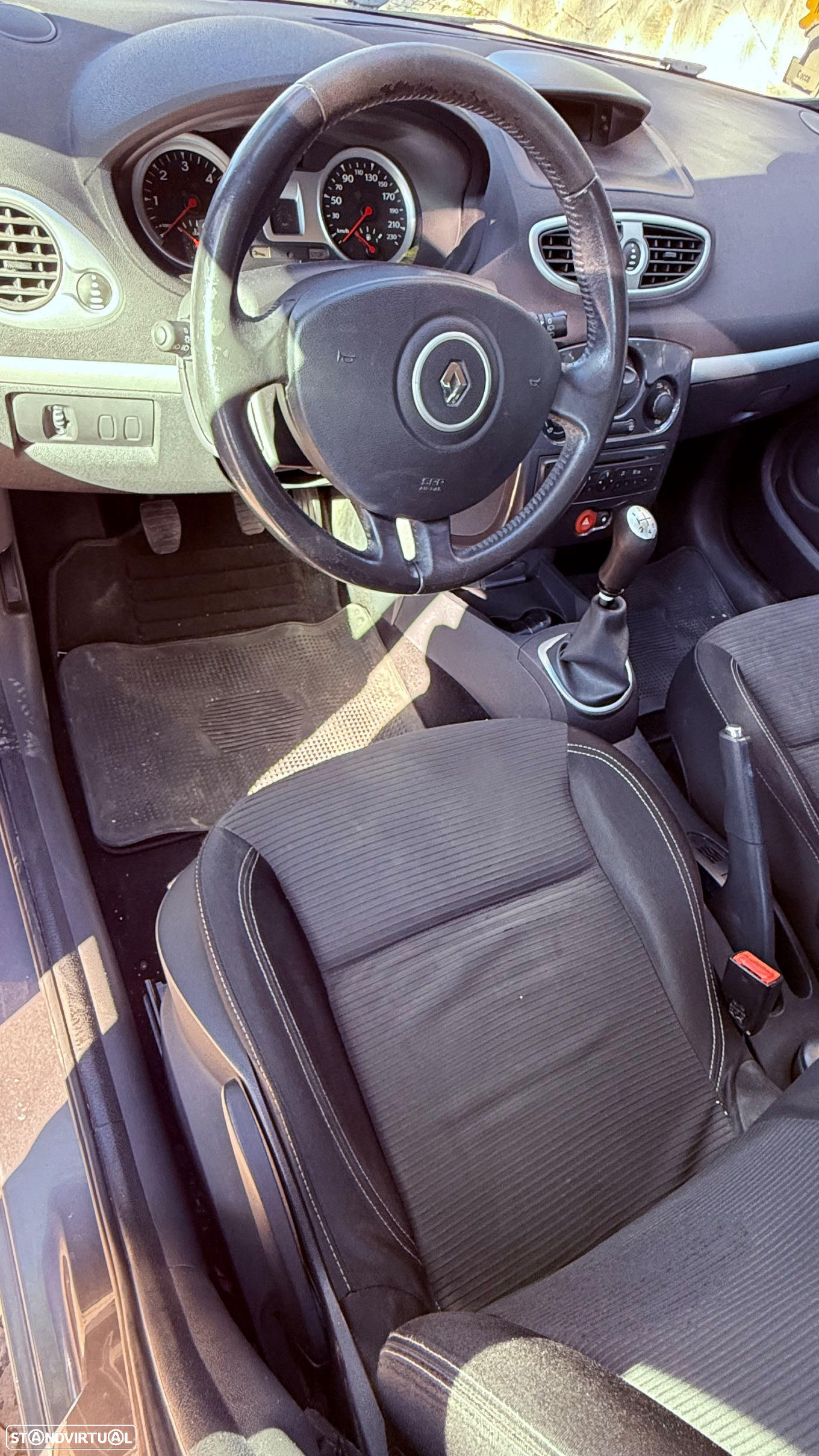 Renault Clio 1.5 dCi Dynamique S - 6