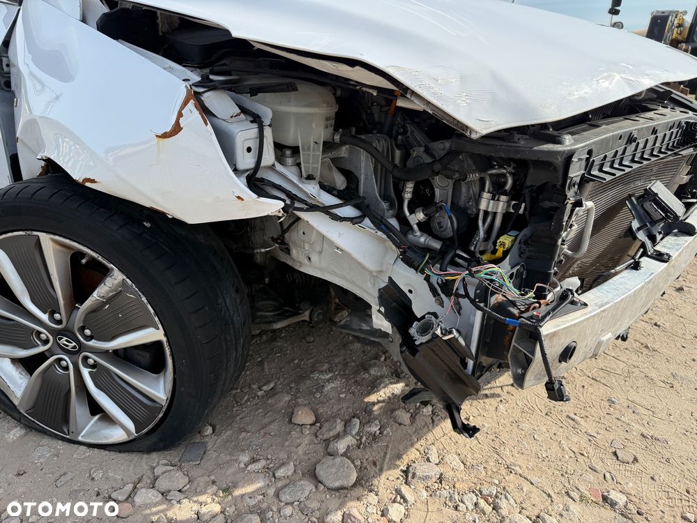Hyundai IONIQ - 22