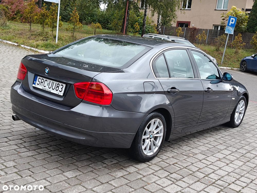 BMW Seria 3 320i - 11