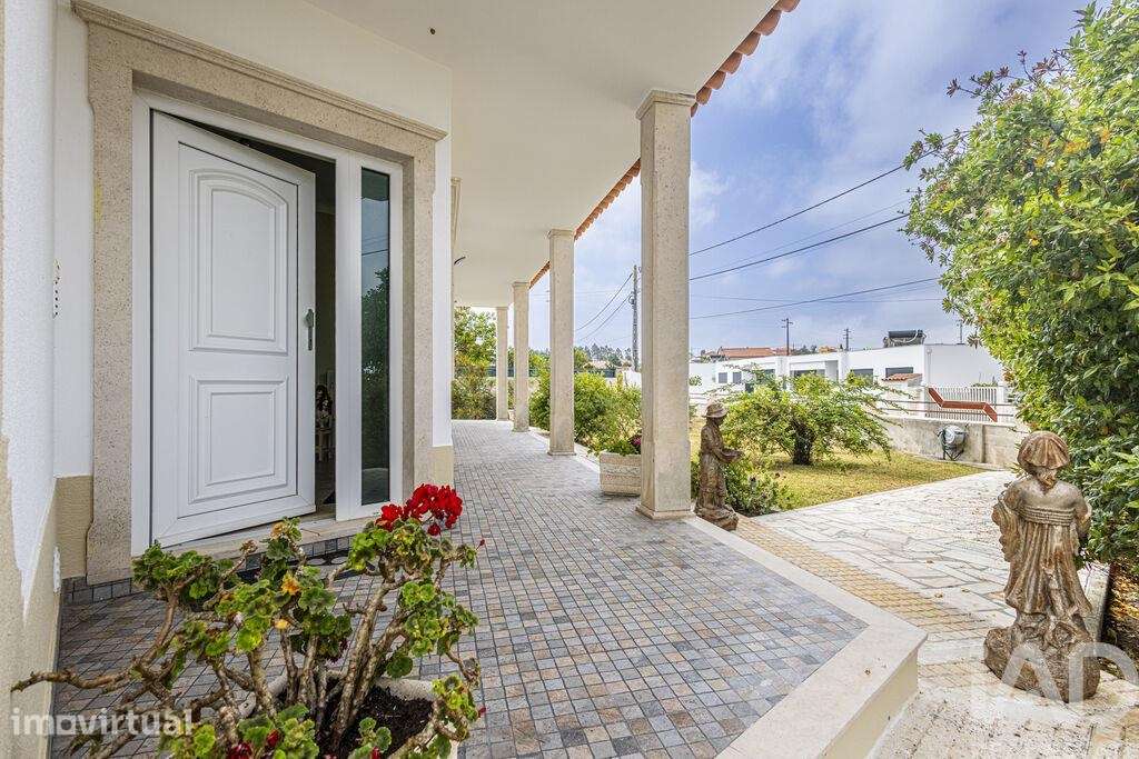 Casa / Villa T3 em Nadadouro de 194,99 m2 - Grande imagem: 2/40
