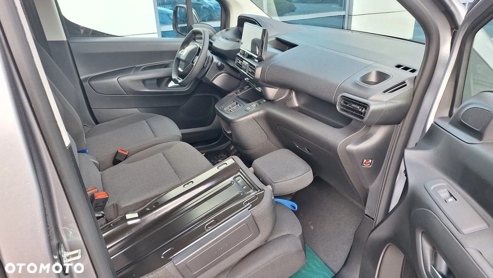 Peugeot Partner Furgon Long 950kg BlueHDi 130 KM S&S EAT8 Bogaty - 26