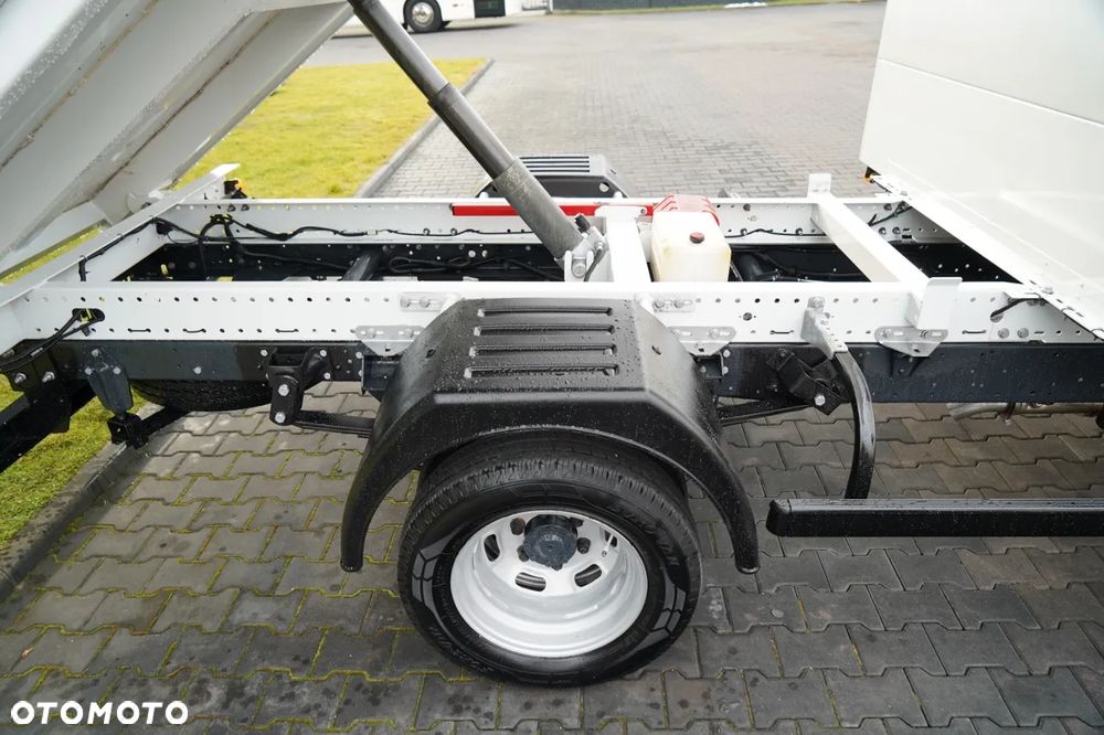 Iveco DAILY 35-140 / WYWROTKA / BRYGADÓWKA / BLIŹNIAK / MANUAL / 6 MIEJSC / - 10