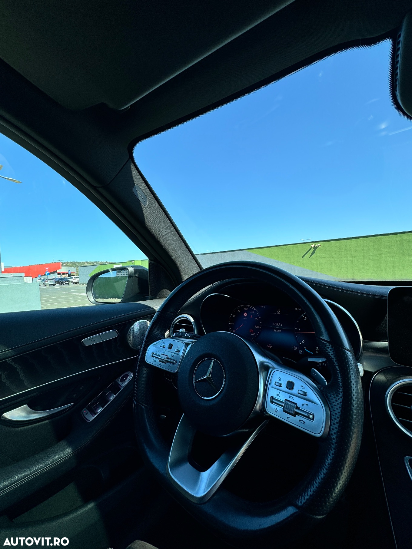 Mercedes-Benz GLC 300 d 4Matic 9G-TRONIC AMG Line Plus - 25