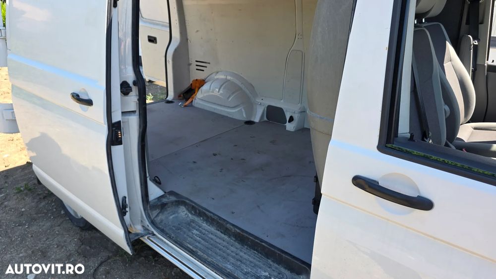 Volkswagen Transporter - 12