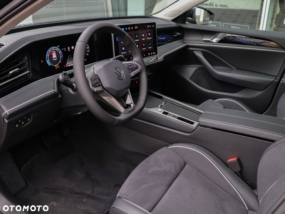 Volkswagen Passat - 13