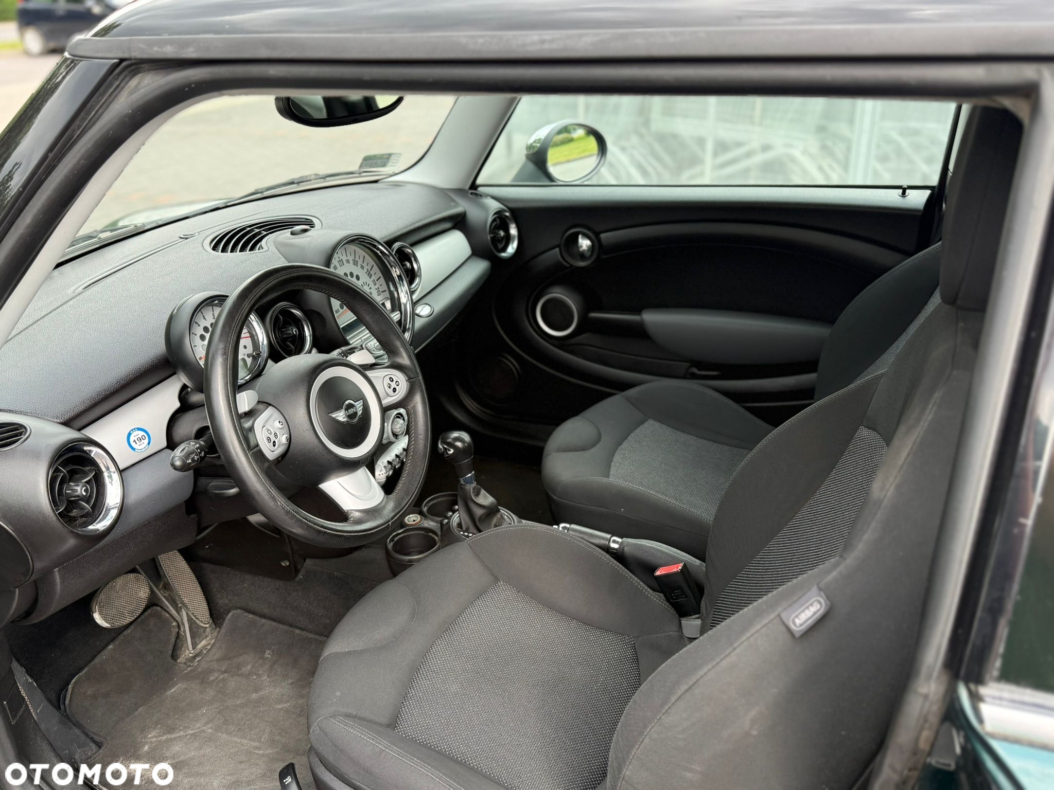 MINI Cooper Standard - 3
