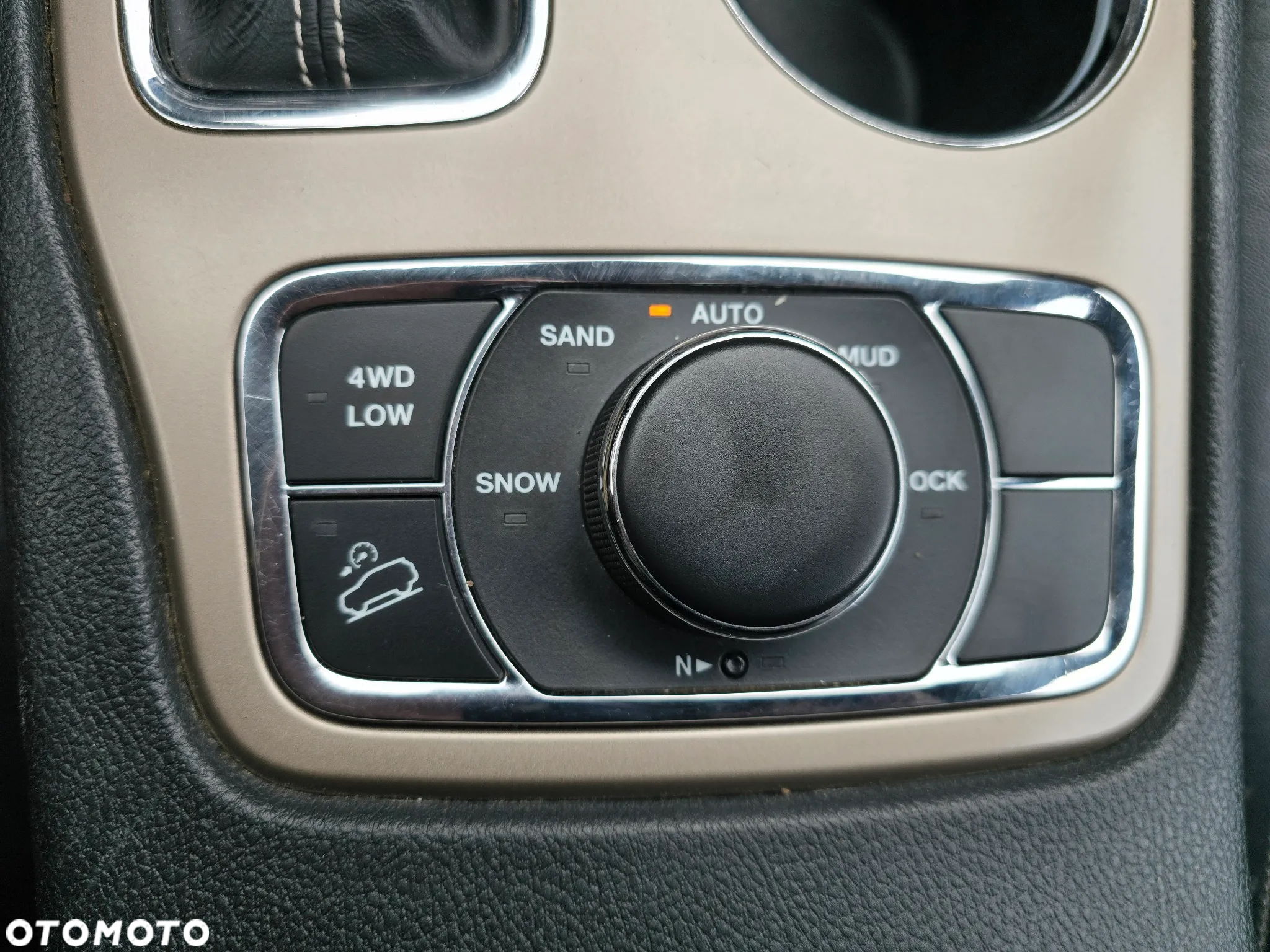 Jeep Grand Cherokee - 35