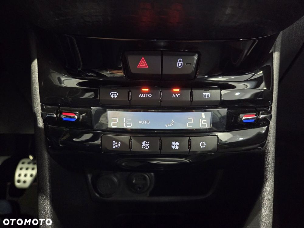 Peugeot 2008 1.2 PureTech Allure S&S - 20
