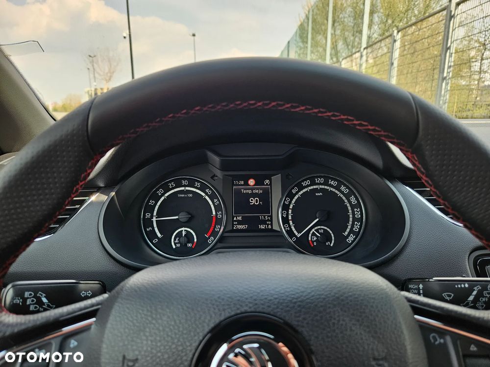 Skoda Octavia 2.0 TDI RS - 27