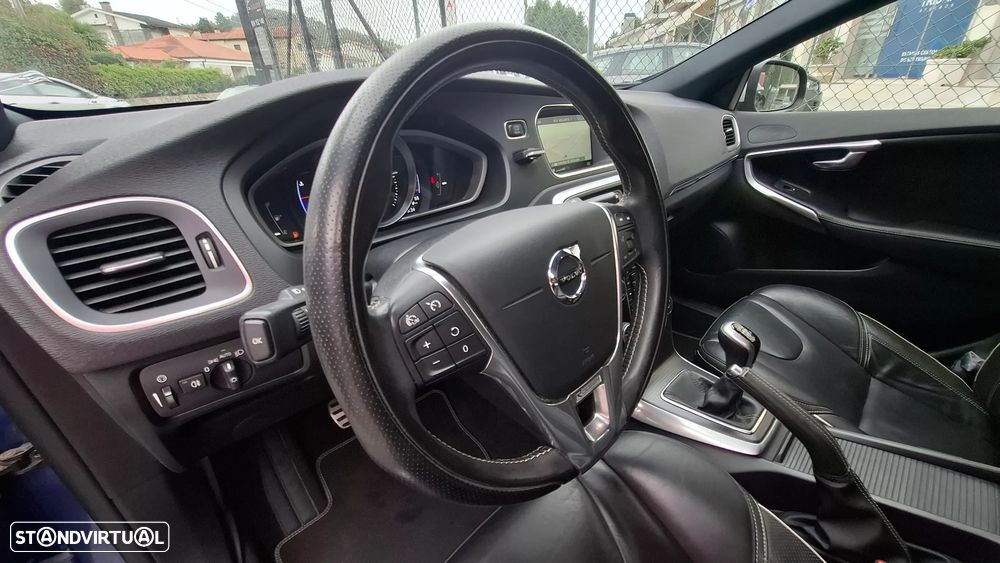 Volvo V40 2.0 D2 R-Design - 21
