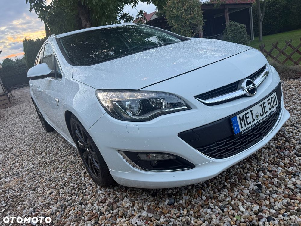 Opel Astra 2.0 CDTI Cosmo - 1
