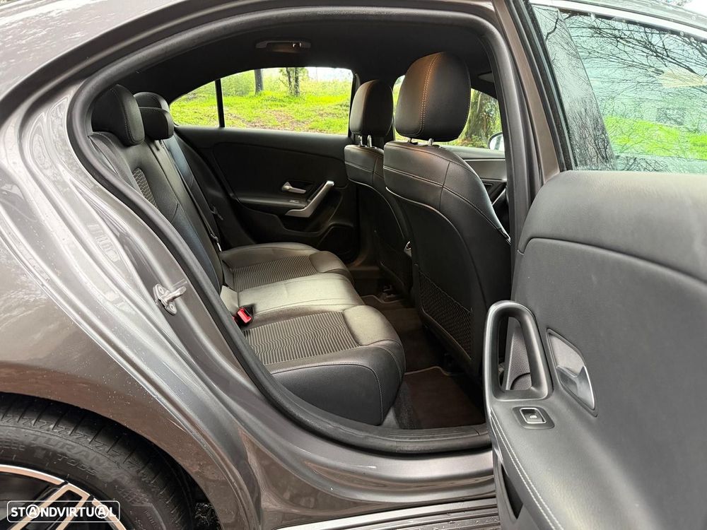 Mercedes-Benz A 180 Limousine d Business Solutions Aut. - 28