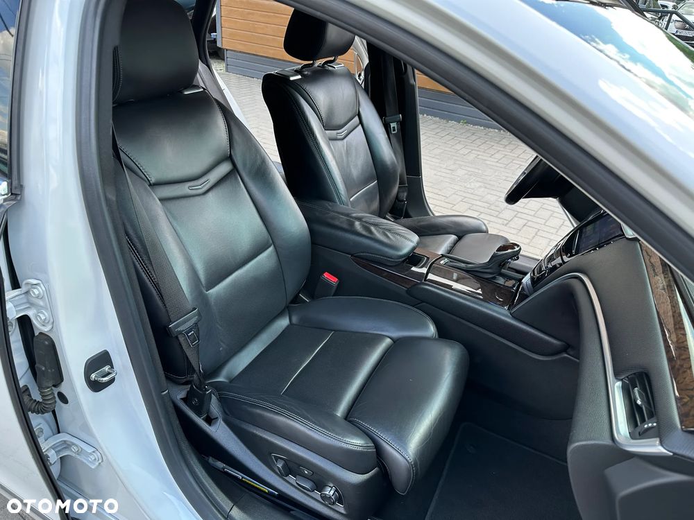 Cadillac XTS - 24