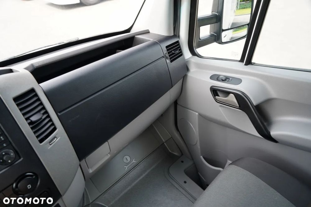 Volkswagen CRAFTER / KONTENER / 2017 ROK / BLIŹNIAK / 3 MIEJSCA / SPROWADZONY / PO KONTRAKCIE SERWISOWYM - 30