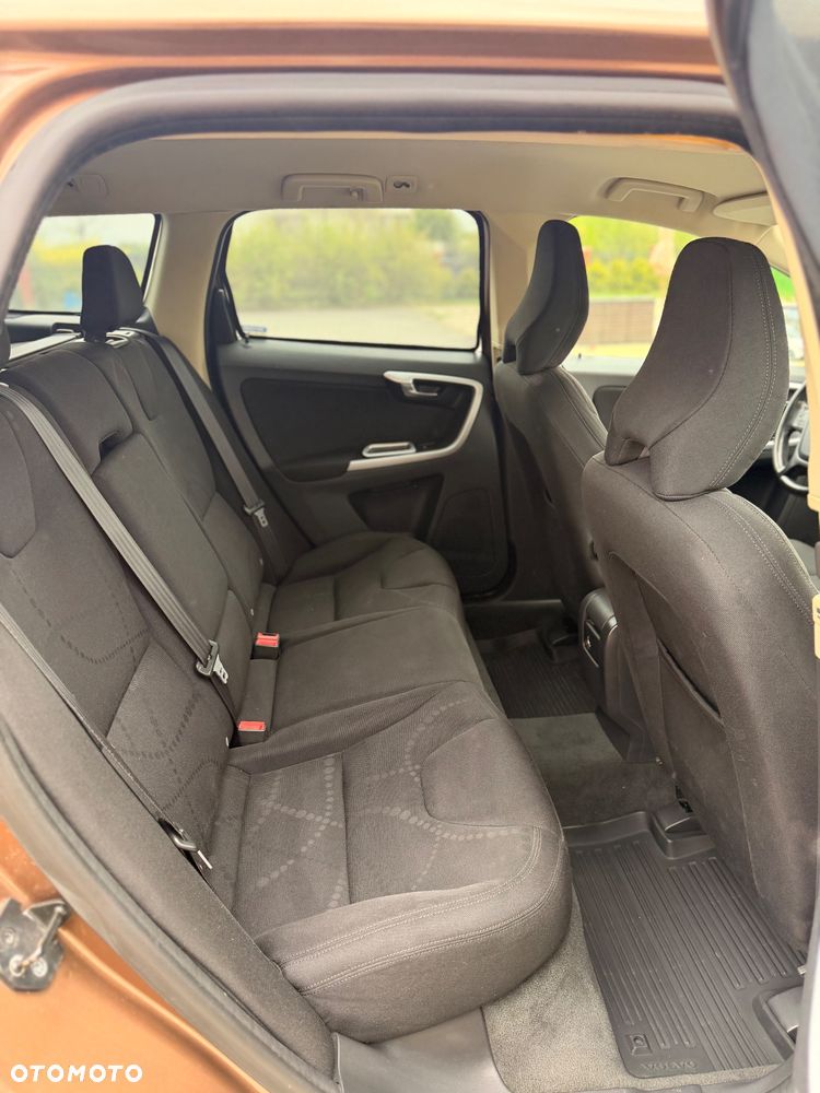 Volvo XC 60 D5 AWD Momentum - 14
