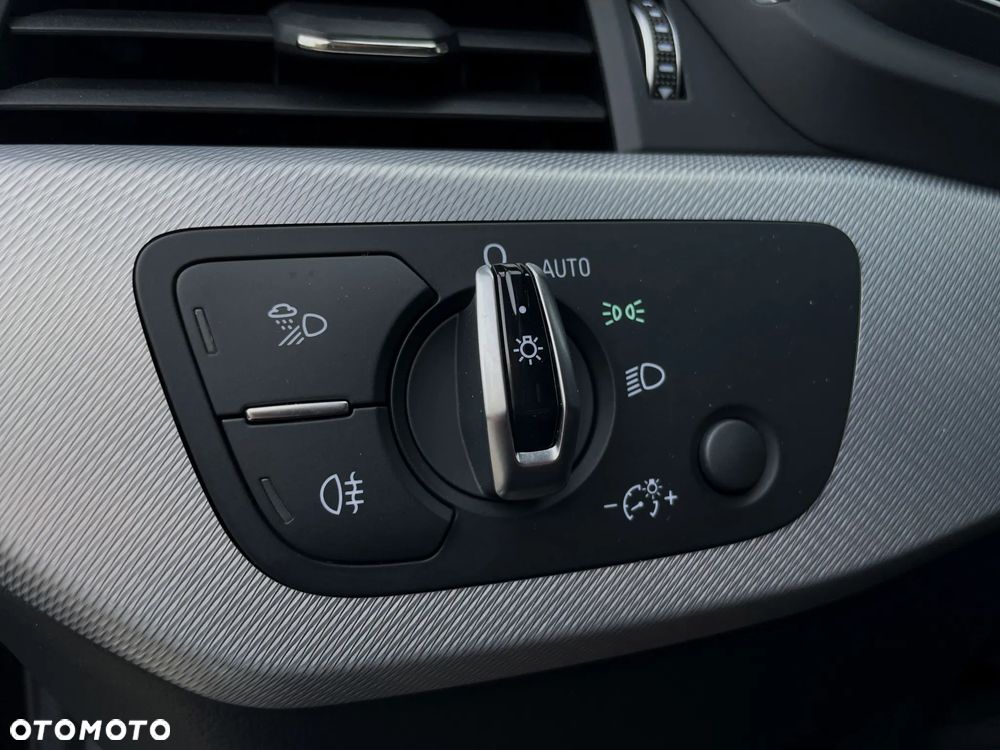 Audi A4 Avant 2.0 TFSI ultra Sport - 33