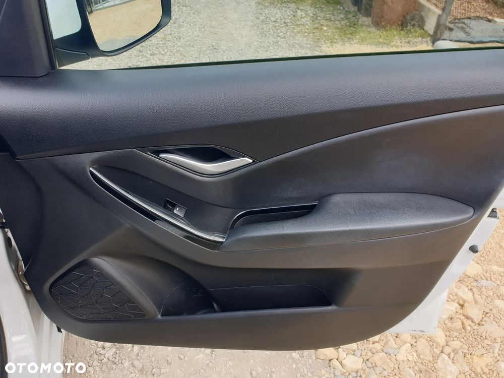 Hyundai ix20 - 23