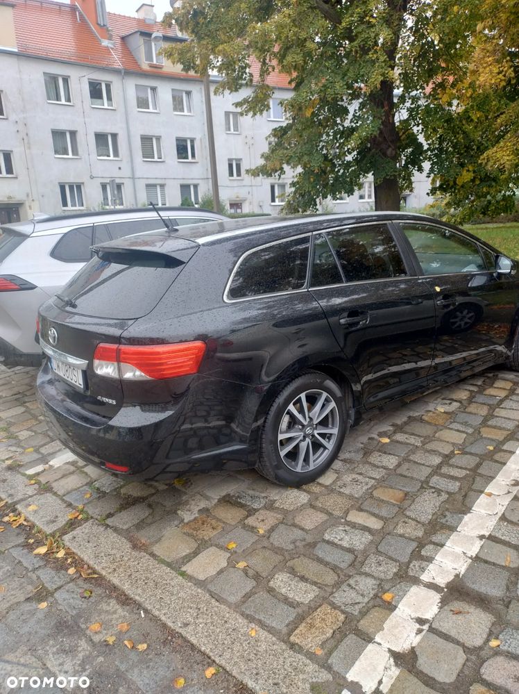 Toyota Avensis - 1