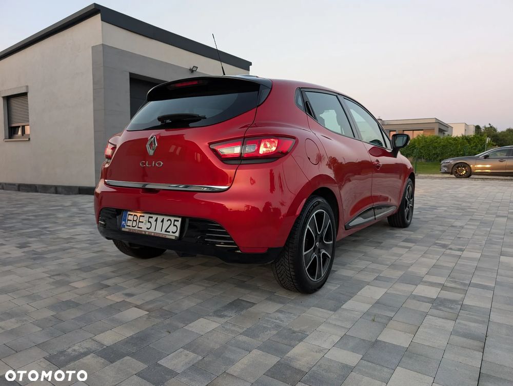 Renault Clio 1.2 16V 75 Life - 12