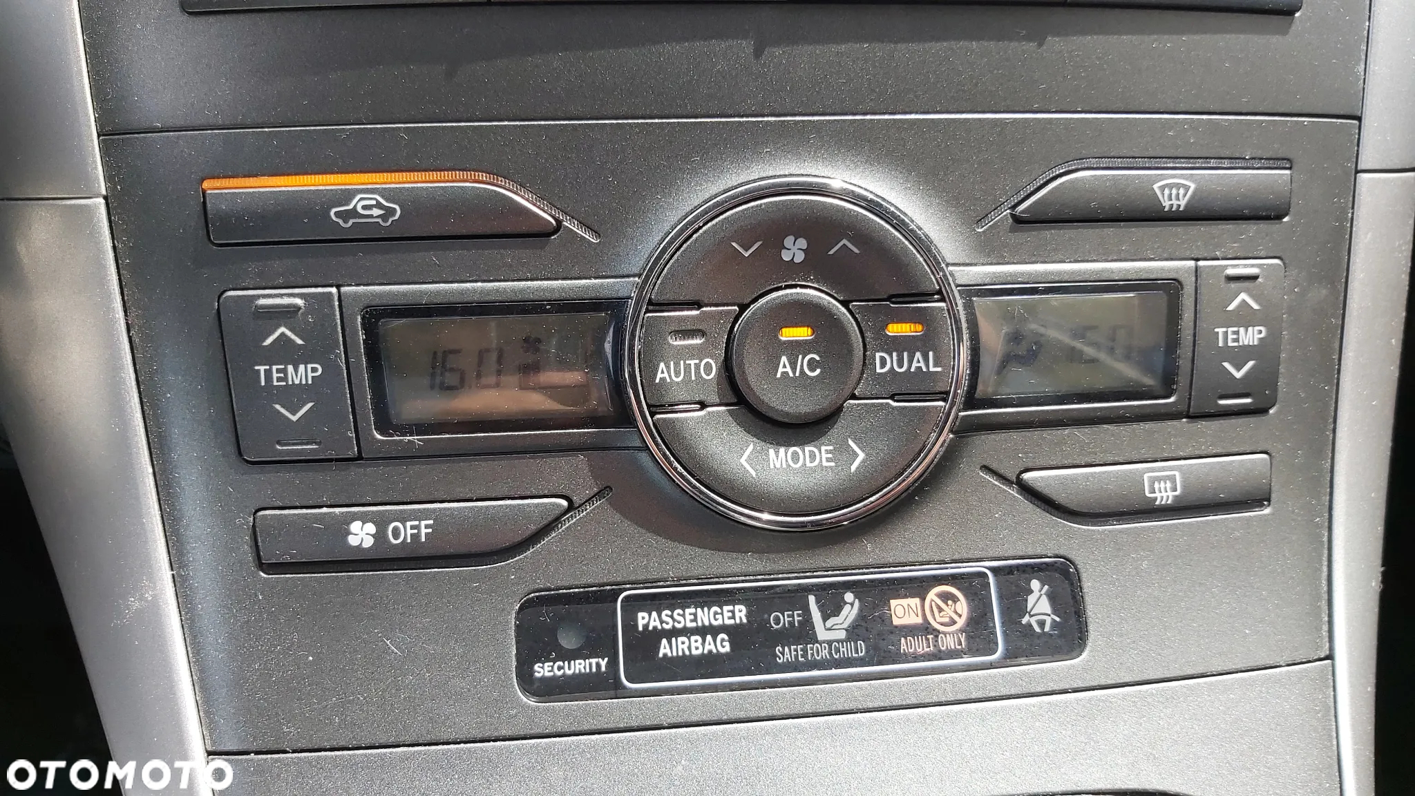 Toyota Auris 2.0 D-4D Executive - 22