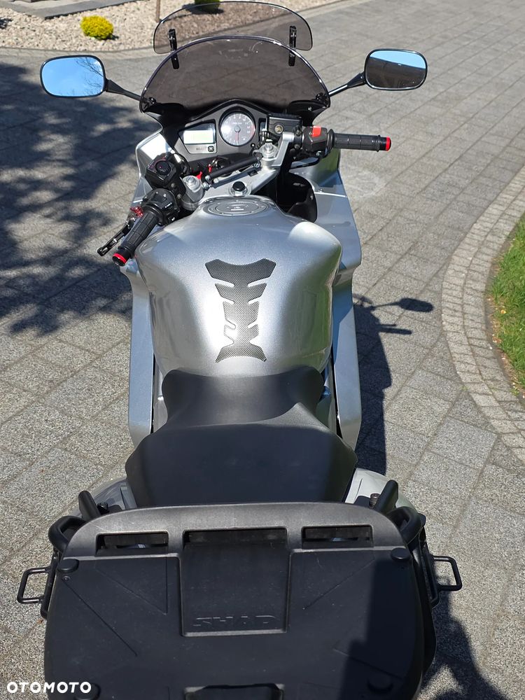Honda VFR - 19
