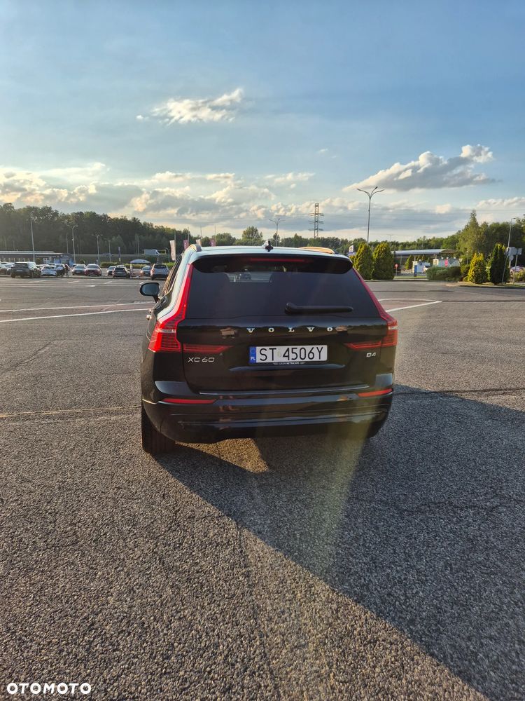 Volvo XC 60 B4 D Essential - 4