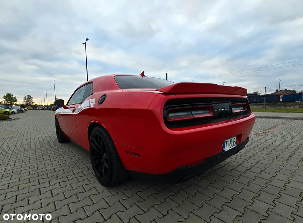Dodge Challenger ver-5-7-r-t - 3