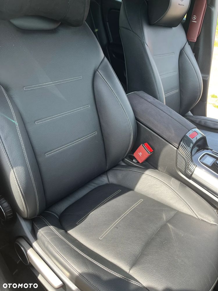 Mercedes-Benz GLA 250 4-Matic AMG Line - 13