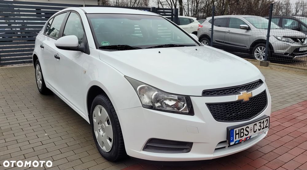 Chevrolet Cruze 1.6 LS - 9