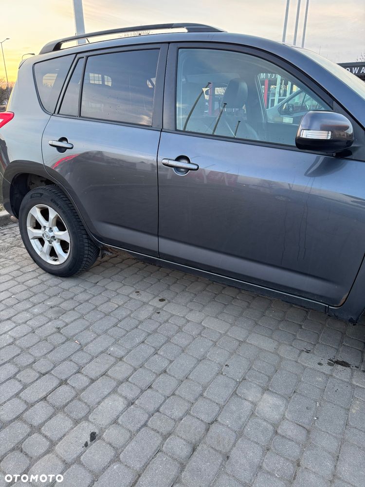 Toyota RAV4 - 7