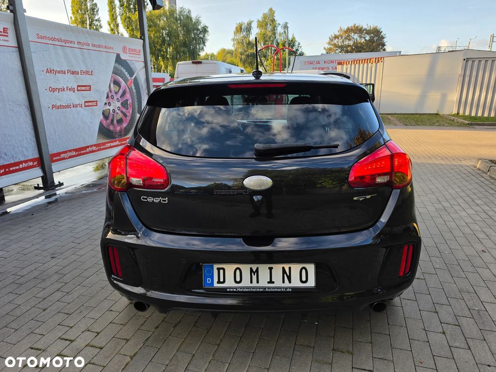 Kia Ceed - 8