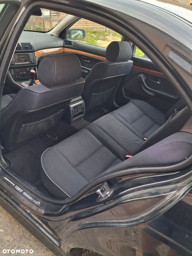 BMW Seria 5 520i - 4