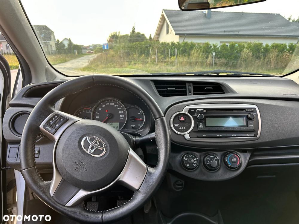 Toyota Yaris - 10
