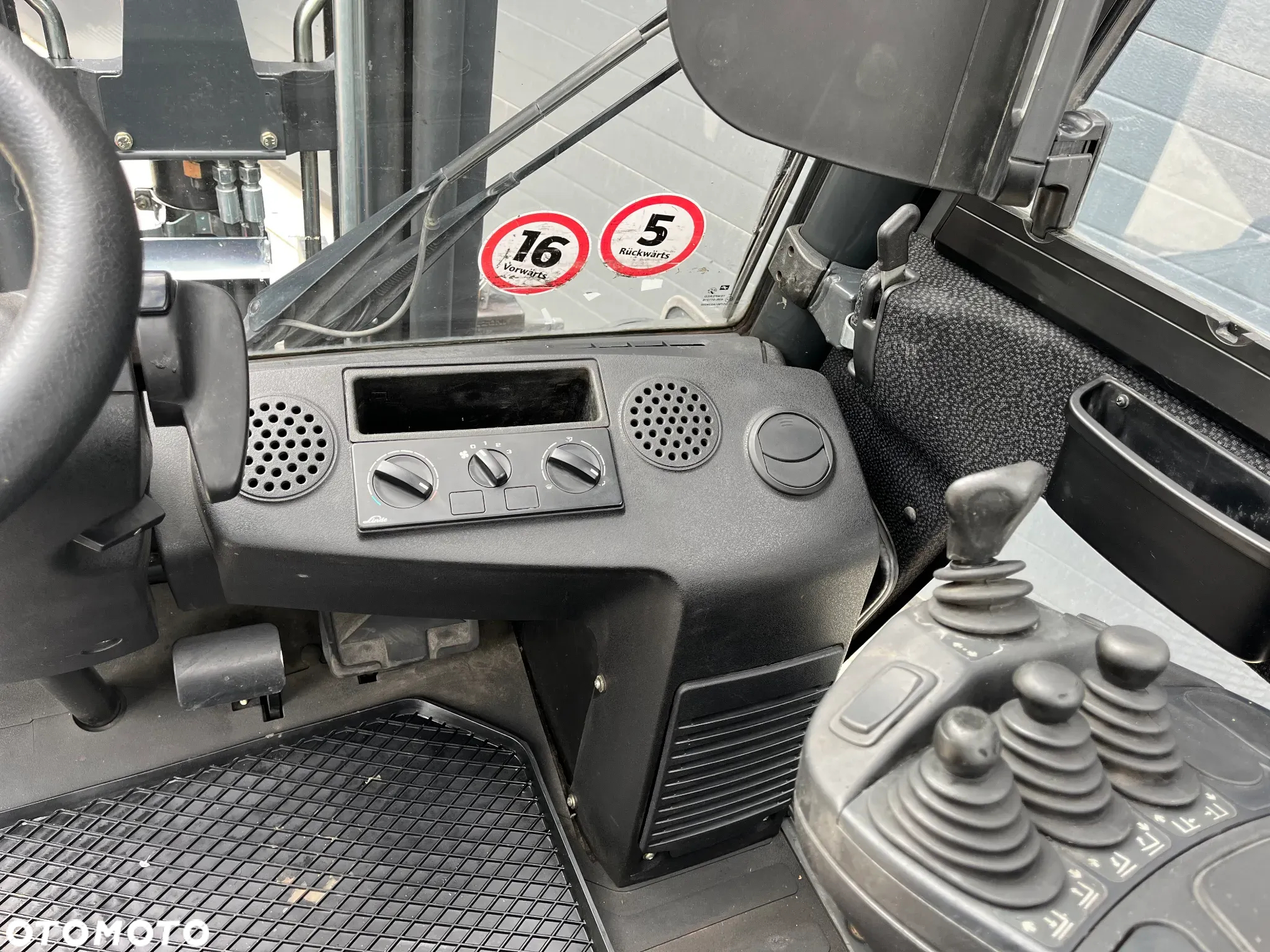 Linde H35-T Gaz LPG TRIPLEX kabina przesuw boczny  oświetlenie drogowe - 14