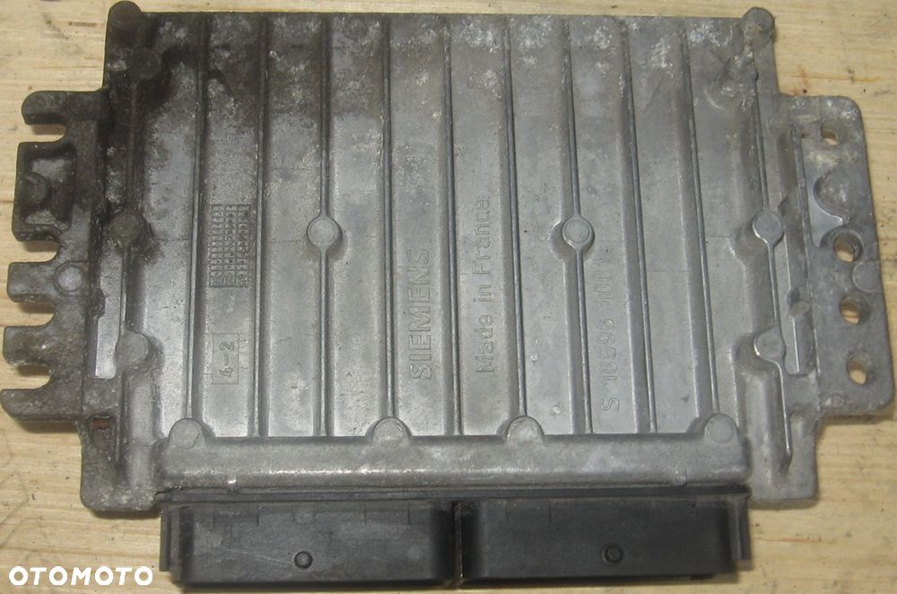 sterownik silnika ESPACE  2.0 16V 8200149444 RENAULT - 3