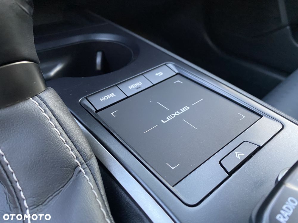 Lexus UX 250h GPF F Impression 2WD - 22