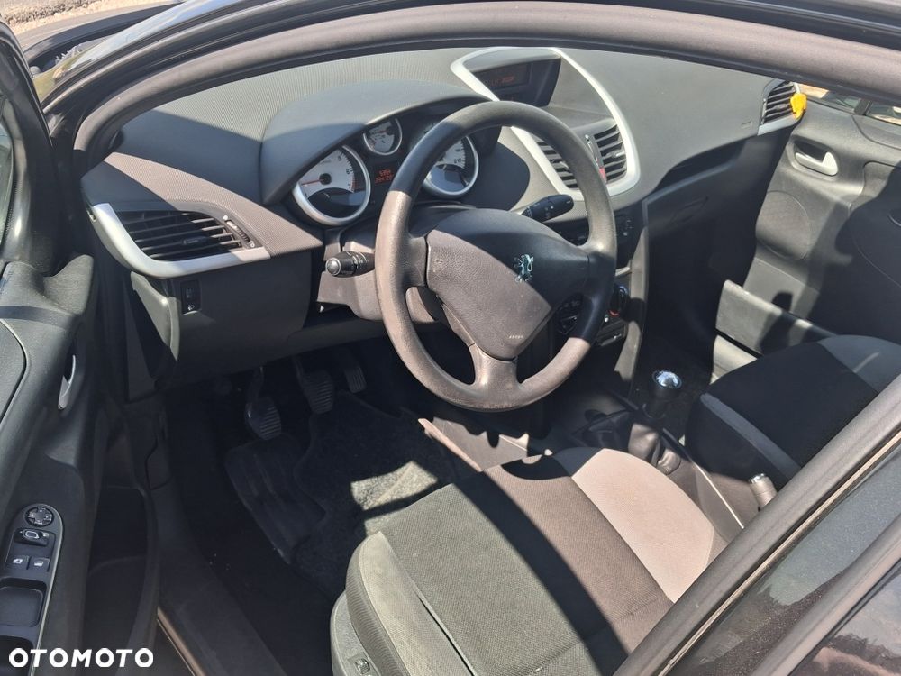 Peugeot 207 - 6