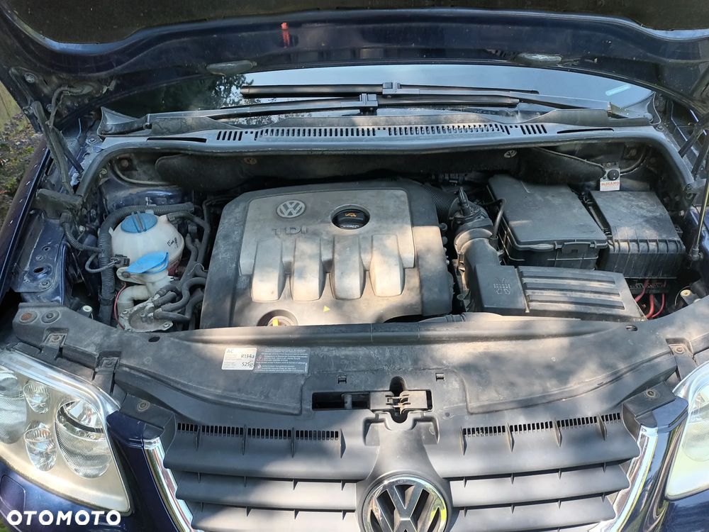 Volkswagen Touran 2.0 TDI Highline - 5