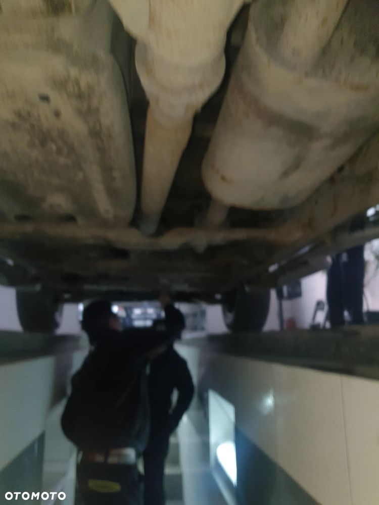 Isuzu D-Max 3.0d DC Custom - 11