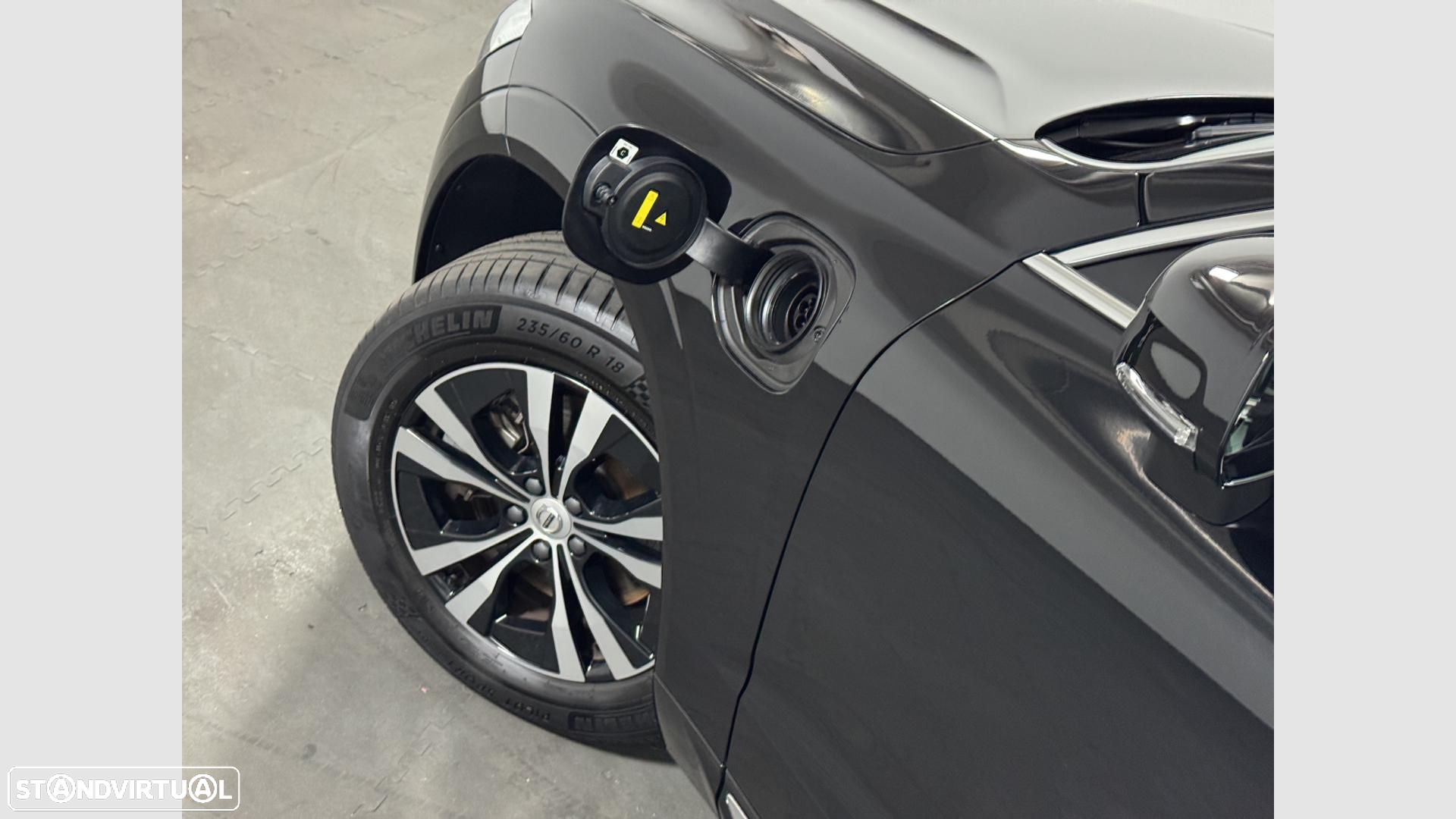 Volvo XC 60 2.0 T6 PHEV Core AWD - 23