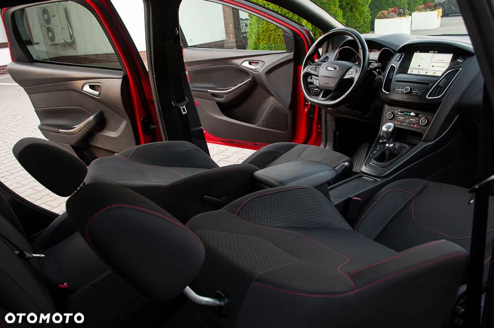 Ford Focus 1.5 EcoBoost STart-Stopp-System ST-LINE - 25