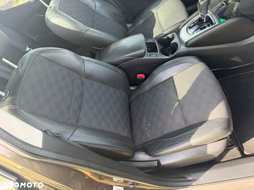 Nissan Qashqai 1.6 DCi Xtronic TEKNA - 20